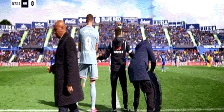 开云平台-皇马后卫神勇救险，助球队成功保级，我的更新.-开云平台