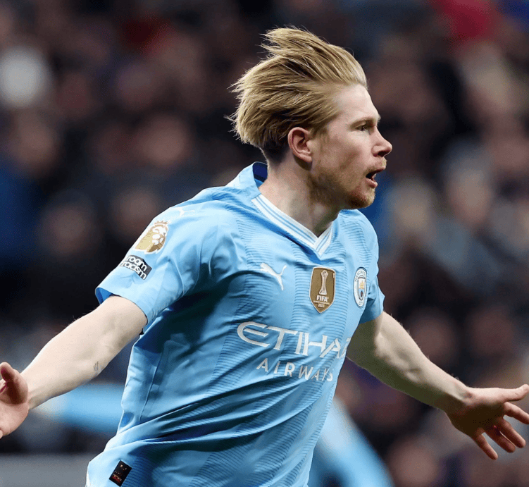 开云体育官网-莎拉波娃与70激战IG分钟，持续失利胜负难料！，德布劳内焦点对战引发球迷热议-开云体育官网