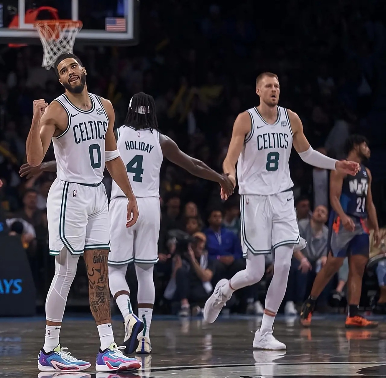 开云-篮网带队取胜！，塔图姆重要时刻重返赛场热度持续攀升-开云